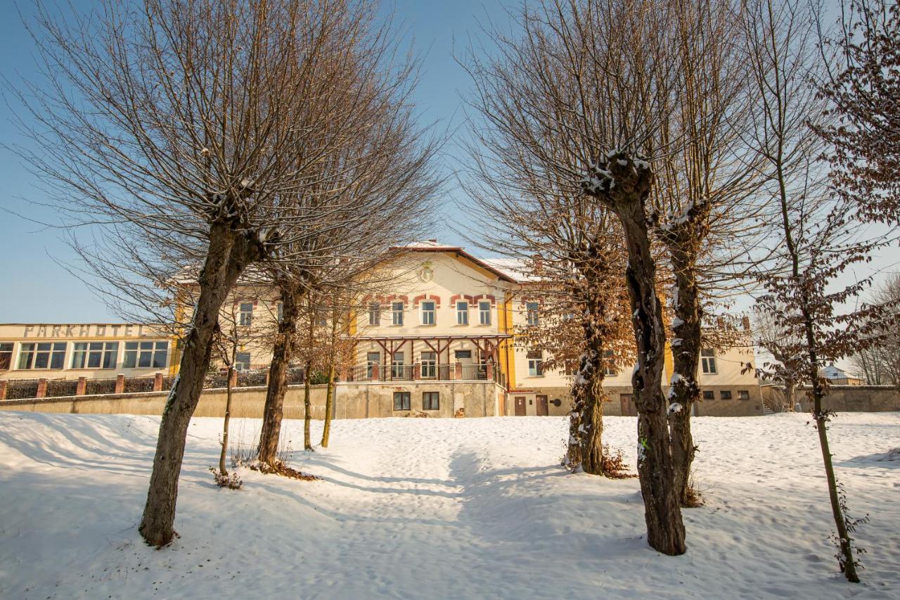 Pension V Parku Cesky Sternberk Exterior foto