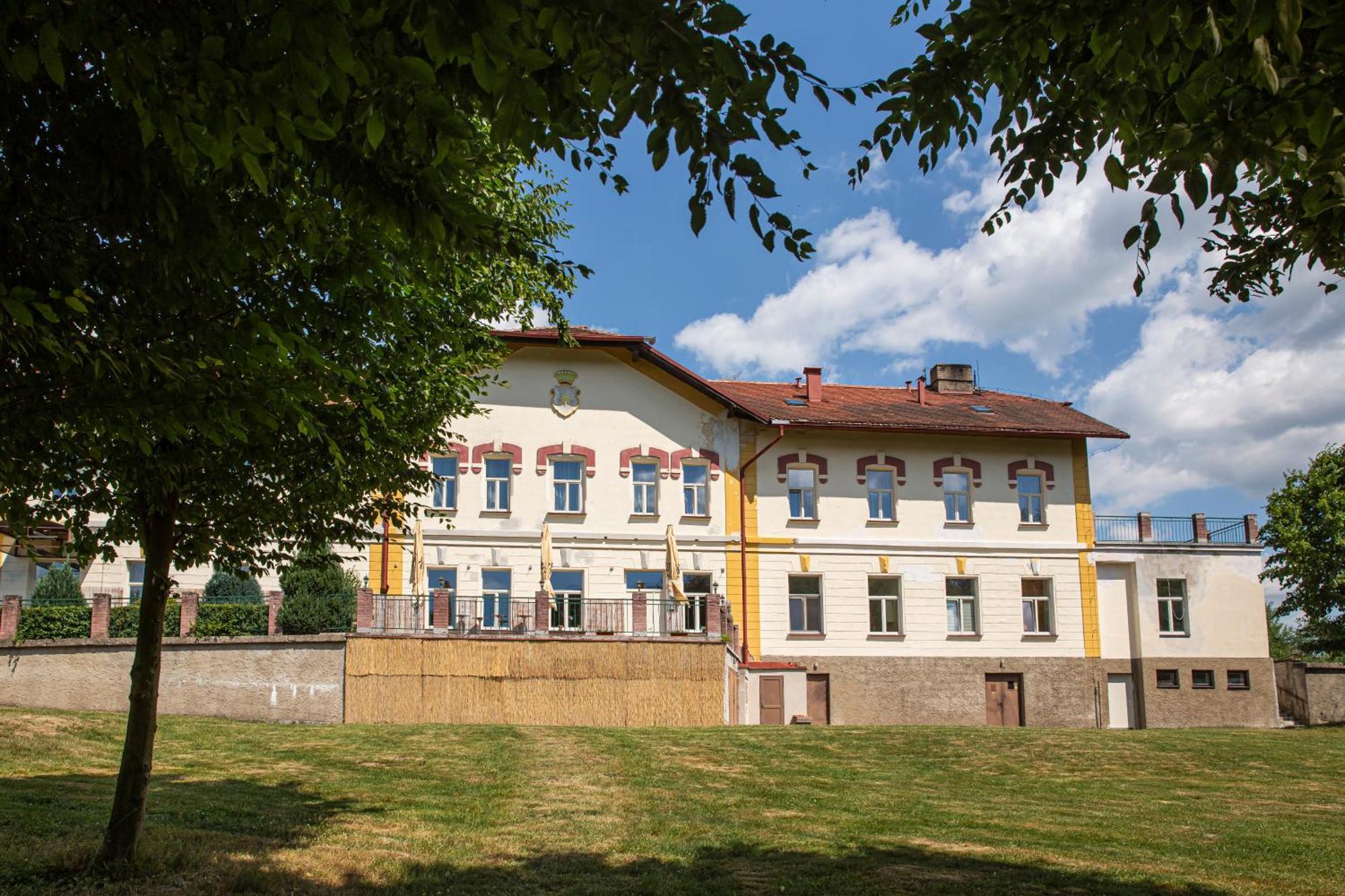 Pension V Parku Cesky Sternberk Exterior foto